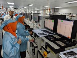 Melihat Langsung Perakitan Redmi Note 7 di Batam