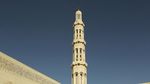 Terpesona Keindahan Masjid Agung Sultan Qaboos di Oman