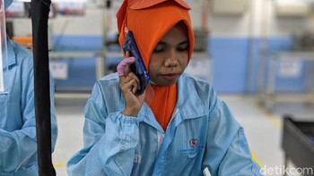 Pengetesan telepon. (Foto: Adi Fida Rahman/detikINET)
