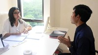Sebelumnya, Dian juga pernah menjadi dosen sekaligus penguji di Vokasi Humas UI menurut laman Kemahasiswaan UI. Dalam kesempatan itu, Dian Sastro membimbing tugas akhir mahasiswa selama 9 bulan lamanya.(Foto: vokasi UI)