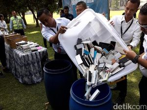 AP I Musnahkan 2.779 Barang Sitaan dari Penumpang di Bandara Yogya