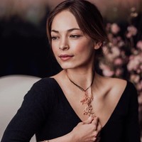 Kristin Kreuk dipercaya punya hubungan dengan Indonesia. Pemeran Lana Lang di serial Smalville tersebut punya ayah keturunan Belanda dan ibunya berasal dari Indonesia keturunan China. Foto: Instagram