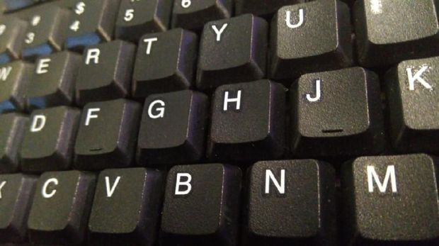 Kenapa Ada Tonjolan Kecil pada Huruf F dan J di Keyboardmu?