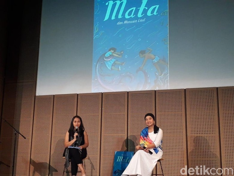 Kekuatan Mitos hingga Imajinasi di Balik Novel Mata dan Manusia Laut Foto: Tia Agnes/ detikHOT Kekuatan Mitos hingga Imajinasi di Balik Novel Mata dan Manusia Laut Foto: Tia Agnes/ detikHOT