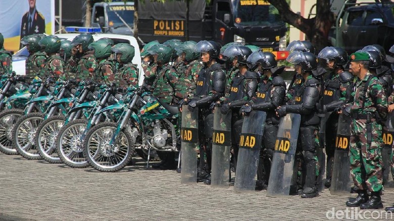 Pastikan Sulsel Aman Jelang 22 Mei, TNI-Polri Gelar Patroli Gabungan Pastikan Sulsel Aman Jelang 22 Mei, TNI-Polri Gelar Patroli Gabungan