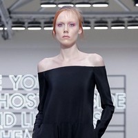 Tak hanya itu, model berusia 22 tahun ini juga telah berpartisipasi dalam kampanye iklan untuk merek Marc Jacobs, MSGM, Prada, dan Simone Rocha. Foto: Instagram @kdhwillems