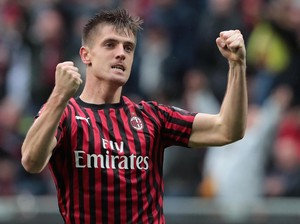 Dilirik Tottenham, Piatek Diharapkan Tetap Fokus dengan Milan