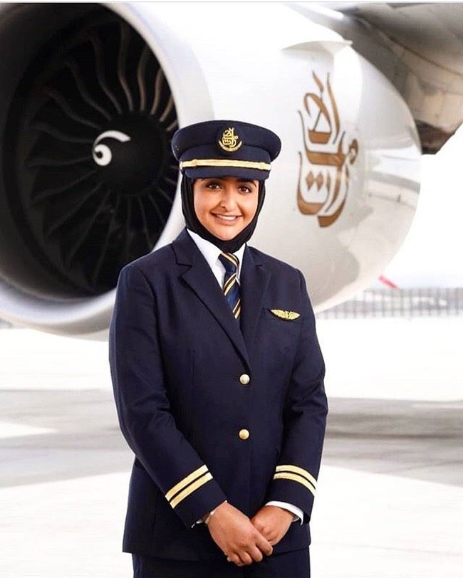 Mozah juga sering berbagi foto-foto pesawat yang pernah diterbangkannya kepada 42 ribu lebih pengikutnya di Instagram. Foto: Dok. Instagram/Sheikha Mozah Al Maktoum