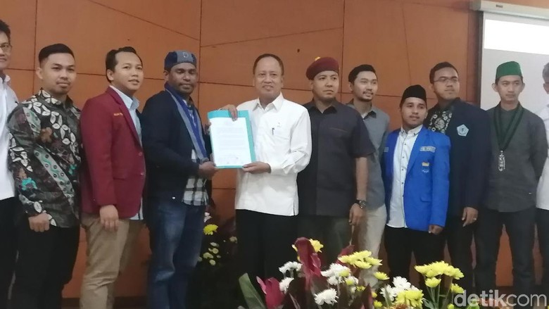 Menristekdikti Imbau Mahasiswa Tak Gelar Aksi 22 Mei Menristekdikti Imbau Mahasiswa Tak Gelar Aksi 22 Mei