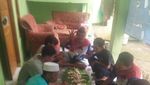 Ngopi Bareng Andi Arief hingga Ngemil Tahu, Kulineran Ferdinand Hutahaean