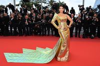 Aishwarya Rai Eksis di Cannes 2019, Gayanya Disebut Mirip Ikan Mas 