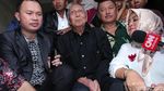 Permadi Salam Jempol Saat Penuhi Panggilan Polisi