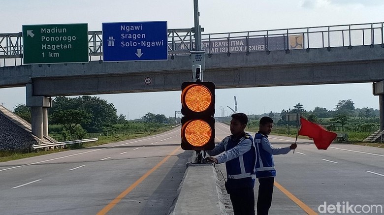 Jelang Mudik, Jasa Marga Tambah 191 Rambu dan CCTV Tol Ngawi-Kertosono Jelang Mudik, Jasa Marga Tambah 191 Rambu dan CCTV Tol Ngawi-Kertosono
