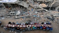 Reruntuhan bangunan tersebut diketahui sebagai salah satu area yang menjadi target serangan udara militer Israel.