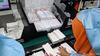 Pengecekan aksesori. (Foto: Adi Fida Rahman/detikINET)