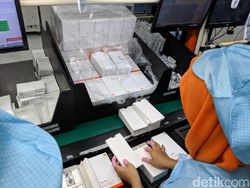 Melihat Langsung Perakitan Redmi Note 7 di Batam