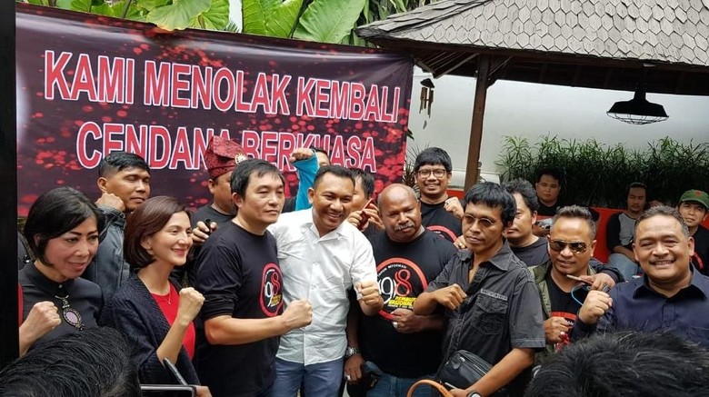 Aktivis 98 Bikin Puisi Kaitkan Cendana dengan People Power Aktivis 98 Bikin Puisi Kaitkan Cendana dengan People Power
