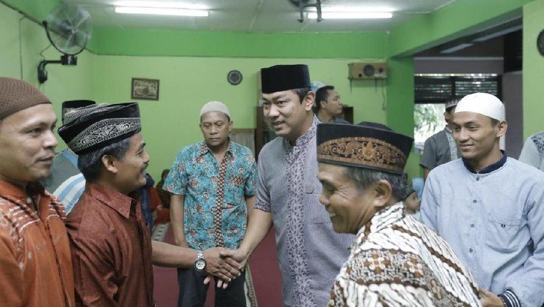 Bukber Warga, Wali Kota Hendi Bicara Stok Daging Hingga Aksi 22 Mei Bukber Warga, Wali Kota Hendi Bicara Stok Daging Hingga Aksi 22 Mei