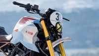 Penyegaran dilakukan dengan mengurangi bagian-bagian pada body agar dibuat lebih sederhana, yang tersisa dari bawaan asli hanyalah tutup tangki.  Foto: Pool (Bikeexif)