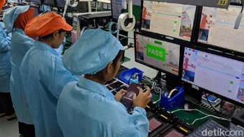 Proses penginstalan MIUI. (Foto: Adi Fida Rahman/detikINET)