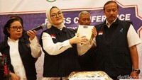 Salah satu produk yang diamankan adalah kopi merek Pak Belalang.
