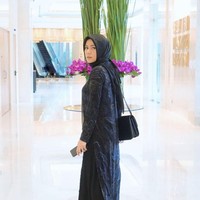 Cynthia Ramlan, adik Olla Ramlan memutuskan untuk berhijab beberapa hari yang lalu. Aktris cantik yang tak kalah populer dari kakaknya ini menuai perhatian publik. (Foto: Instagram/Cynthia Ramlan)