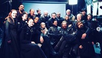 Para bintang Game of Thrones mengunggah foto kebersamaan mereka usai serial itu berakhir. Dok. Instagram/emiliaclarke