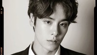 Pria yang berprofesi sebagai guru les matematika itu memiliki paras yang membuat wanita jatuh hati. Dok. Instagram/jsunghoon