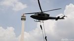 TNI Pamer Teknik Fast Roping untuk Pengamanan 22 Mei