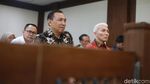 Ekspresi Sekjen dan Bendahara KONI Saat Divonis Hakim Tipikor