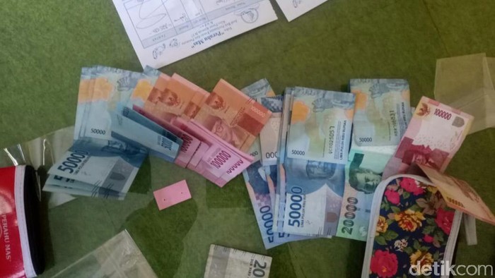 Terciduk Pengamen Kaya Raya Di Kudus Kantongi Duit Jutaan Rupiah