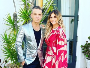 Super Romantis, Robbie Williams Melamar Lagi Istrinya di Pesta Ulang Tahunnya