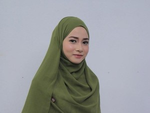 Apik, Hijabers Medan Ini Luwes Berceramah 3 Bahasa