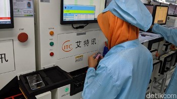 Uji sinyal. (Foto: Adi Fida Rahman/detikINET)
