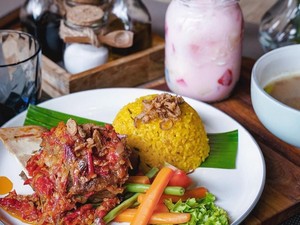 Ambiente Ristorante: Buka Puasa dengan Sajian Indonesia-Mediterania