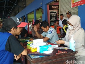 Jelang Lebaran, Awak Bus di Terminal Kota Blitar Diperiksa Kesehatannya