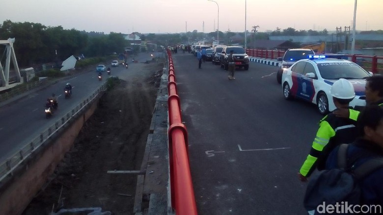 Pemudik Sudah Bisa Lewat Jembatan Kolonel Sunandar di Kudus Pemudik Sudah Bisa Lewat Jembatan Kolonel Sunandar di Kudus