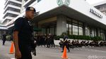 Foto: Polisi Jaga Ketat Pusat Perbelanjaan Sarinah