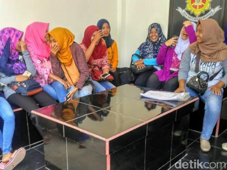 Emak-emak Tertipu Arisan Online di Bondowoso Lapor Polisi Emak-emak Tertipu Arisan Online di Bondowoso Lapor Polisi