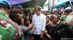 Momen Warga Kampung Deret Tumpah Ruah Sambut Jokowi