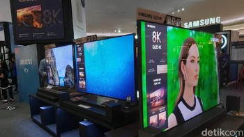 Selain perangkat mobile, Samsung juga memboyong televisi 8K miliknya di Galaxy Land. (Foto: Muhamad Imron Rosyadi/detikINET)  
