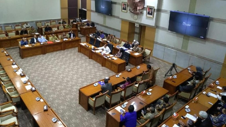 DPR Sesalkan Calon Hakim Agung Samakan Pemerkosaan dengan Makan DPR Sesalkan Calon Hakim Agung Samakan Pemerkosaan dengan Makan