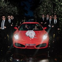 Dalam acara tidak disebutkan secara detail mengenai uang yang mereka keluarkan untuk pernikahan mewah itu. Namun planner pernikahan mengungkap jika mereka membayar S$1,4 juta atau sekitar Rp 14 miliaran. Foto: instagram @rachelbambi