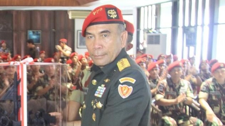 Hinsa Siburian, Eks Gultor Kopassus yang Kini Jadi Kepala Badan Siber Hinsa Siburian, Eks Gultor Kopassus yang Kini Jadi Kepala Badan Siber