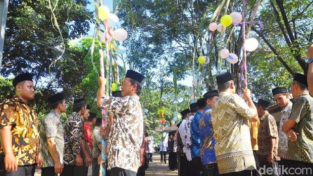 Tradisi Manten Tebu di Kudus. 