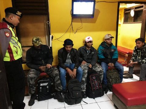 Polisi Sumedang Pulangkan 5 Anggota FPI yang Akan Ikut Aksi 22 Mei