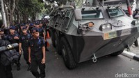 Panser TNI AD juga telah disiagakan.