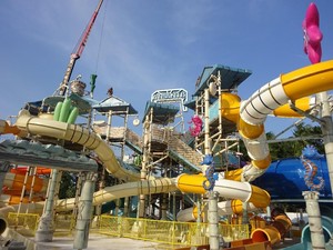 Ngaku Berani? Uji Adrenalinmu di Atlantis Water Adventure