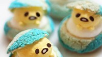 Kue soes yang dibuatnya ini selalu menghadirkan krim dengan bentuk unik. Ia juga kerap membuat soenya berwarna-warni.  Foto: instagram @sweet_essence_