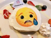 Gemasnya Cicip Menu Pancake Emoji di Kafe Resmi Milik Facebook